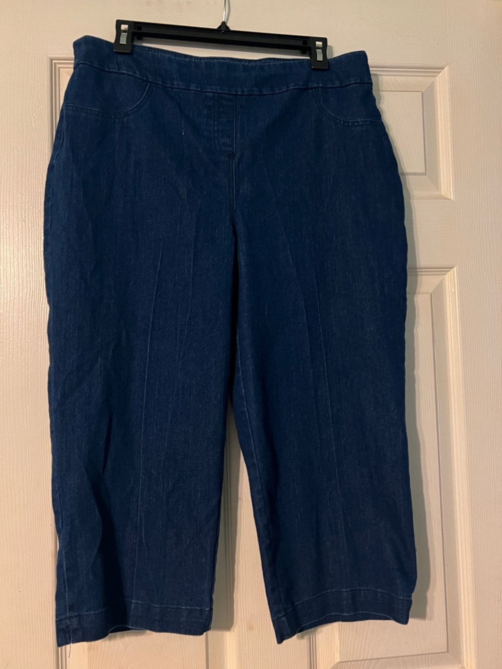 Kim Rogers Navy Blue Denim Pull on Crop Pants. Size 16. Back pockets.